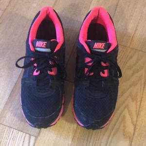 NIKE Dual Fusion ST2